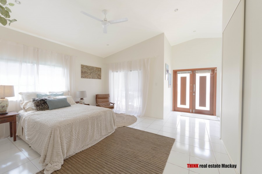 Real Estate in Dolphin Heads