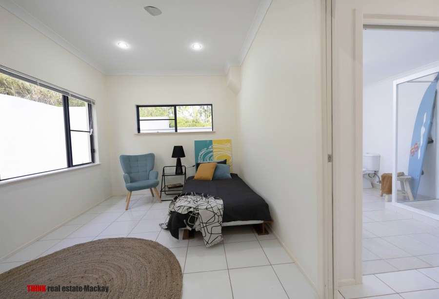 Real Estate in Dolphin Heads