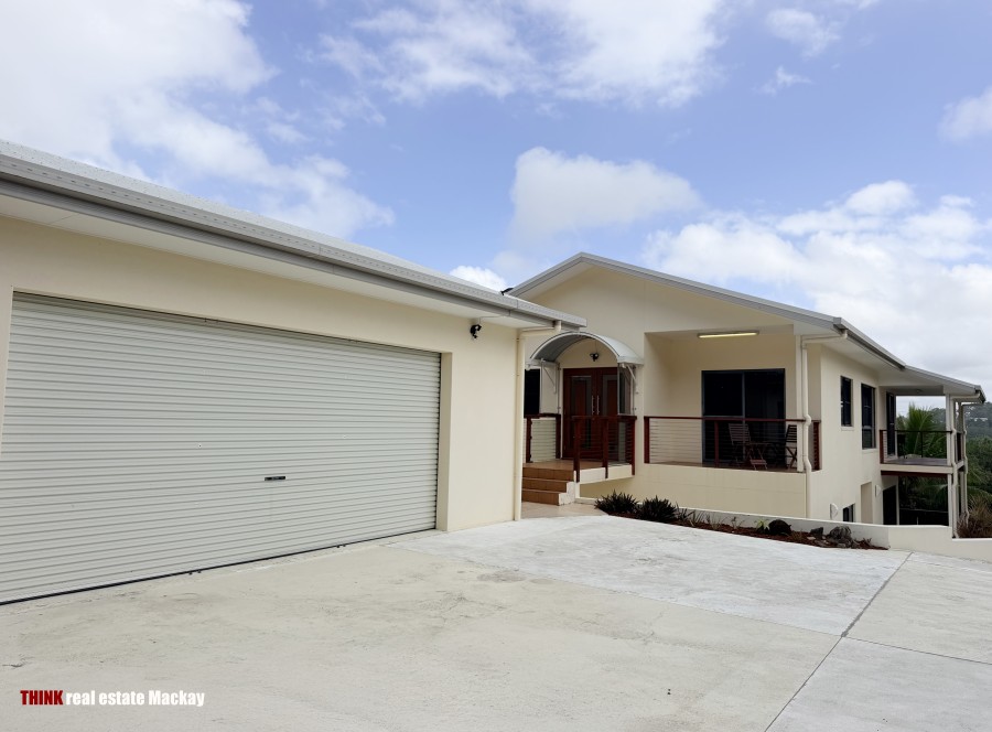 Real Estate in Dolphin Heads