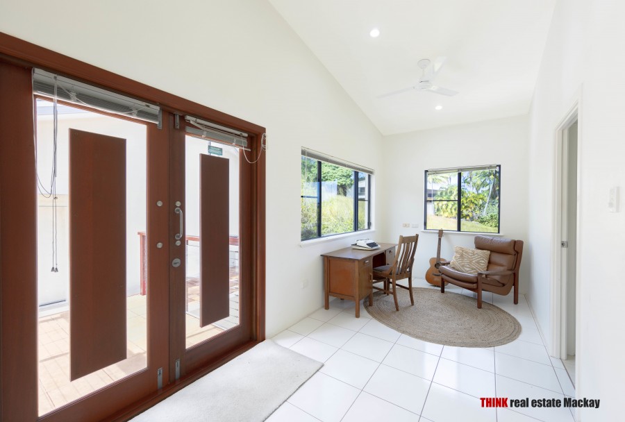 Real Estate in Dolphin Heads