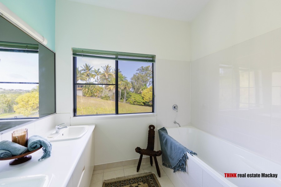 Real Estate in Dolphin Heads