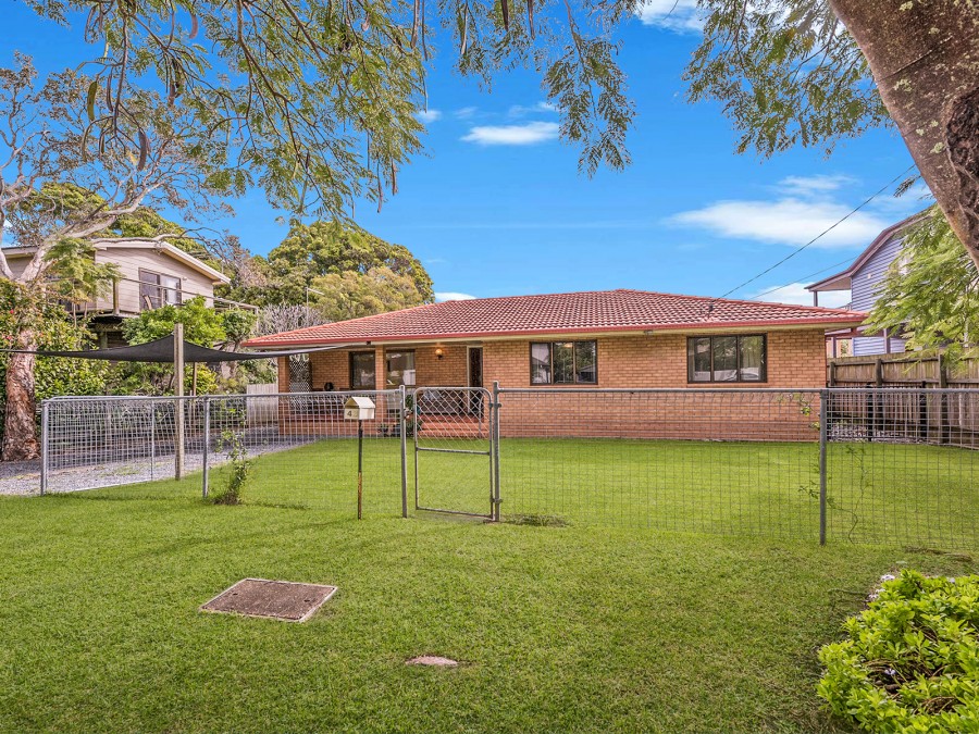 Corinda real estate Sold