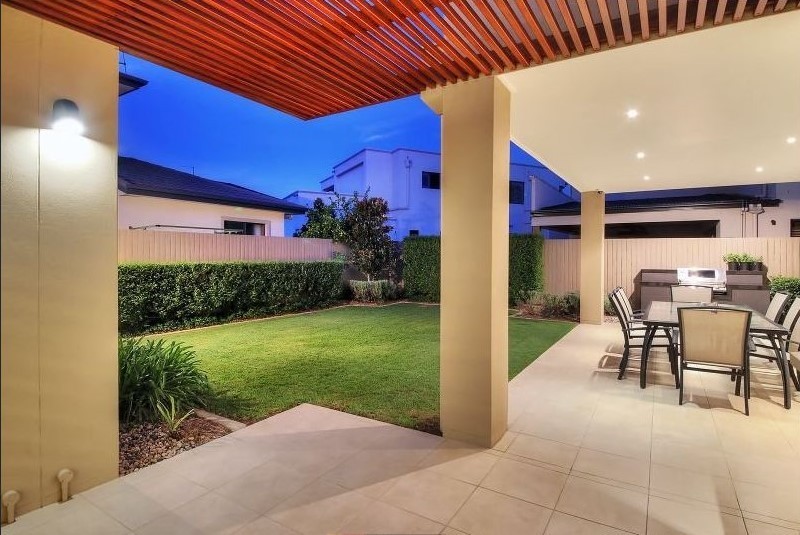 Real Estate in Eight Mile Plains