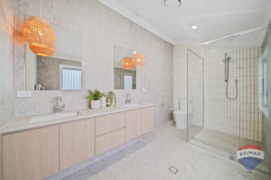 Real Estate in Clayfield