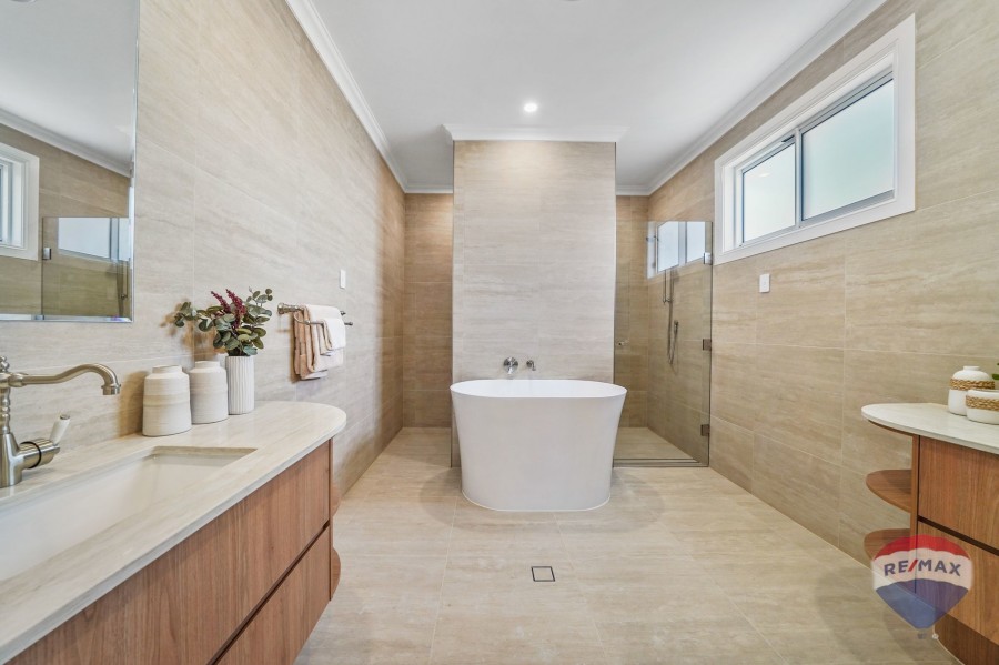 Real Estate in Clayfield