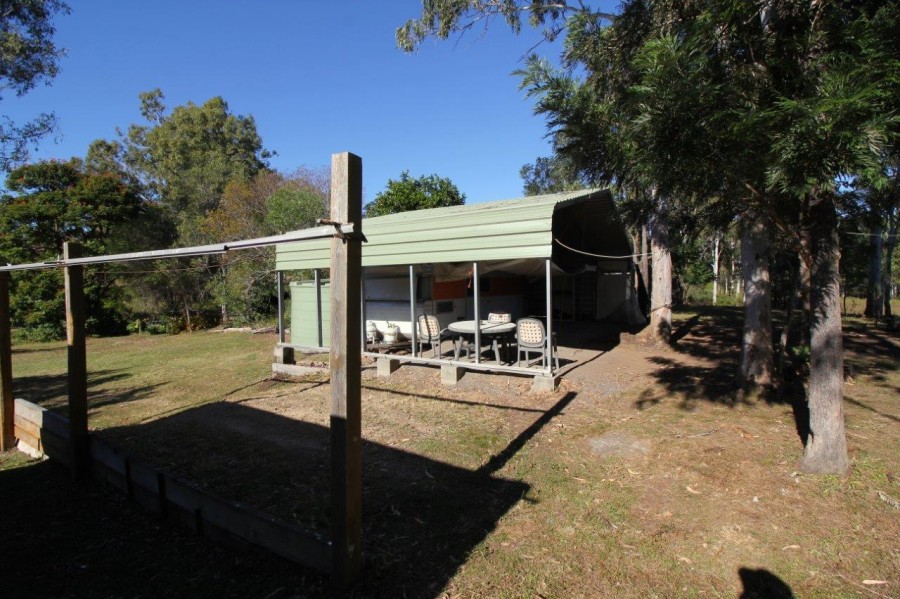 Real Estate in Lowmead