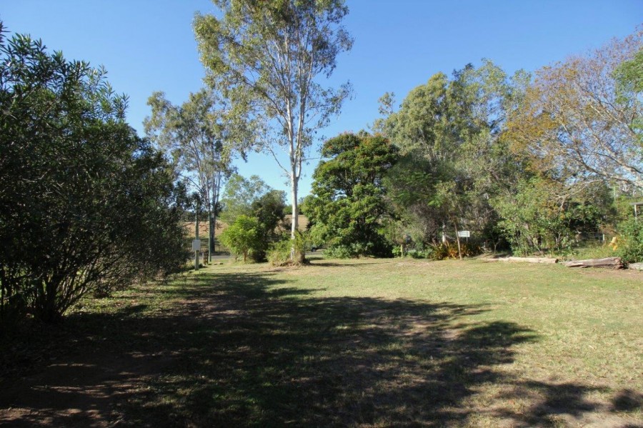 Real Estate in Lowmead