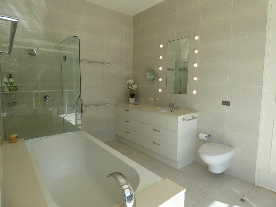 Real Estate in Deepwater