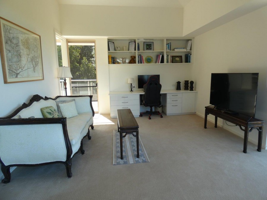 Real Estate in Deepwater