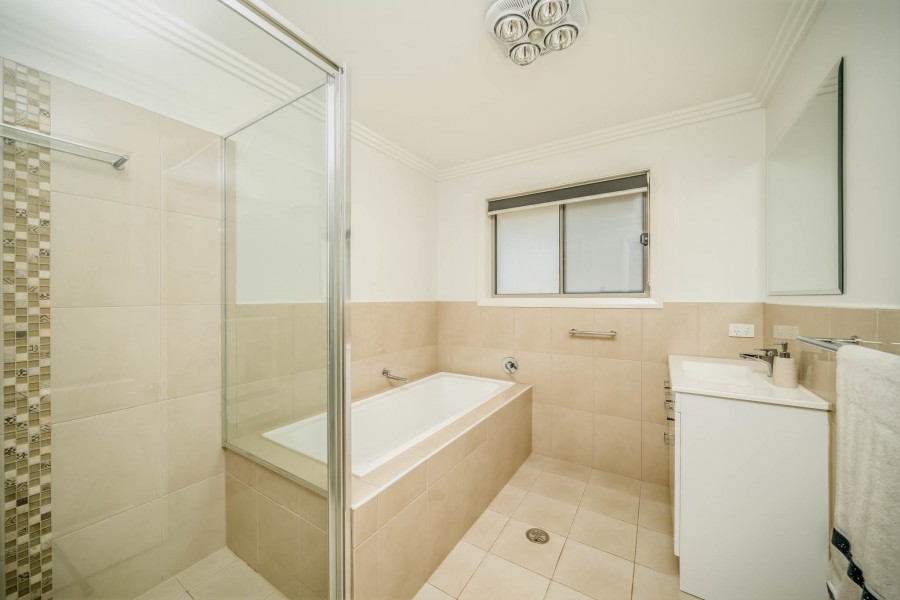 7 Schaefer Drive, Armidale > Armidale Town & Country Real Estate