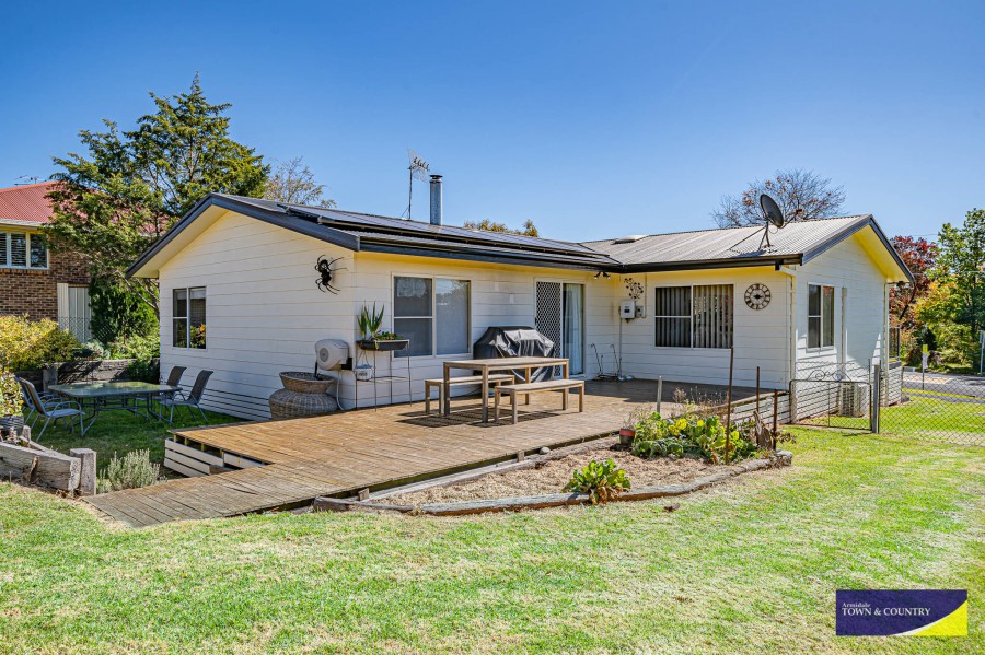 48 Queen Street, Uralla > Armidale Town & Country Real Estate