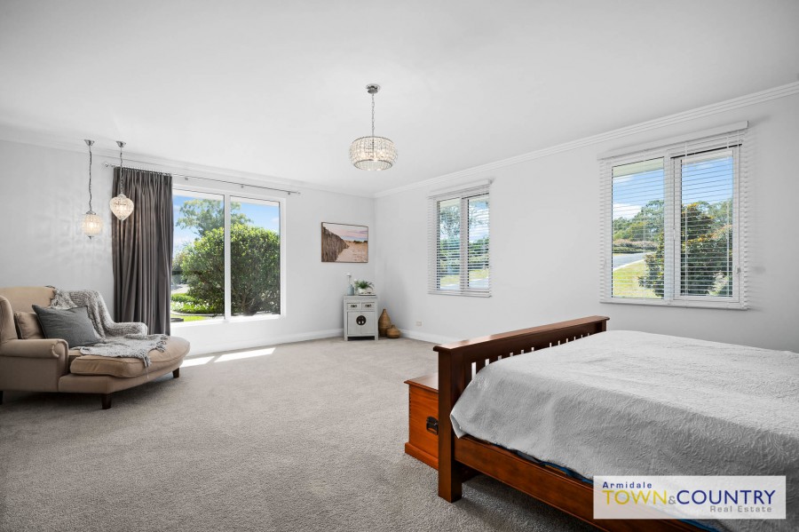 92 Kellys Plains Road, Armidale > Armidale Town & Country Real Estate