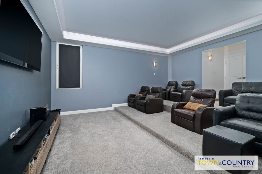 92 Kellys Plains Road, Armidale > Armidale Town & Country Real Estate