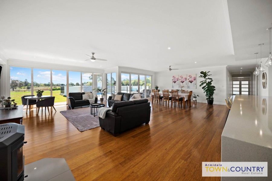 92 Kellys Plains Road, Armidale > Armidale Town & Country Real Estate