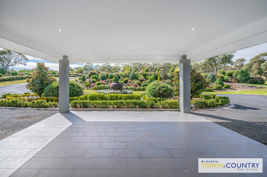 92 Kellys Plains Road, Armidale > Armidale Town & Country Real Estate