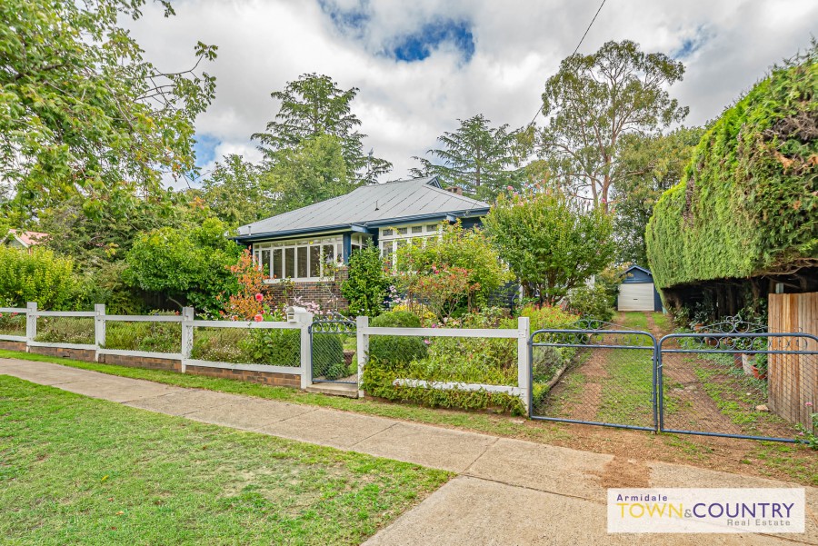 138 Faulkner Street, Armidale > Armidale Town & Country Real Estate