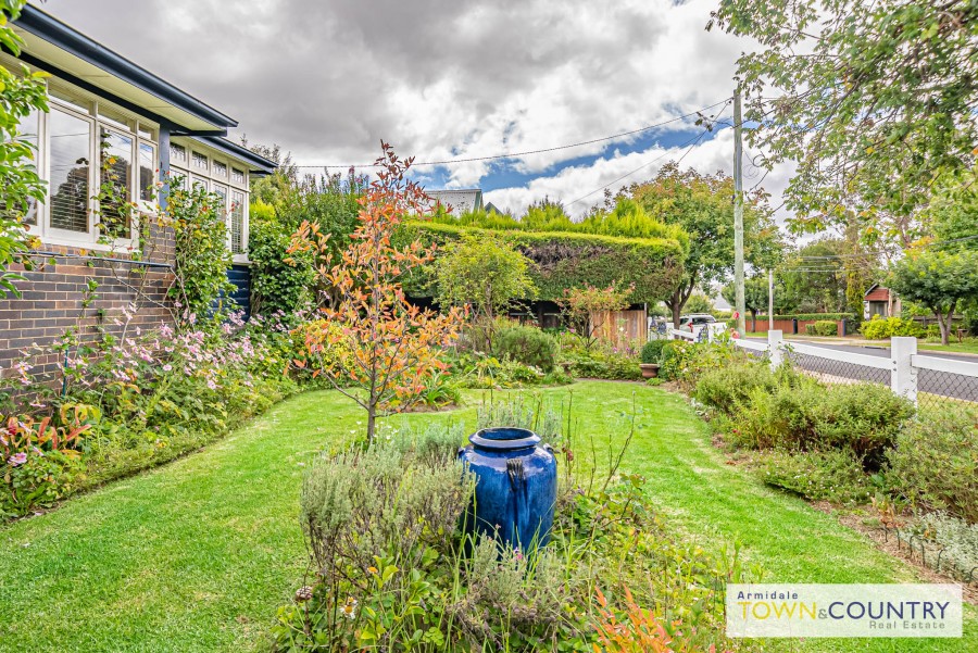 138 Faulkner Street, Armidale > Armidale Town & Country Real Estate