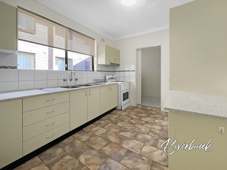 9/2224 Paton Street, Merrylands West > Riverbank Real Estate